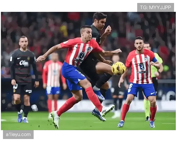 莱万特边路提速成破防利器，状态回升引球迷热议