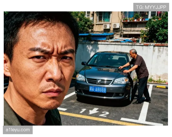 张志磊拎着塑料袋下楼那一幕，怎么看都像隔壁大叔